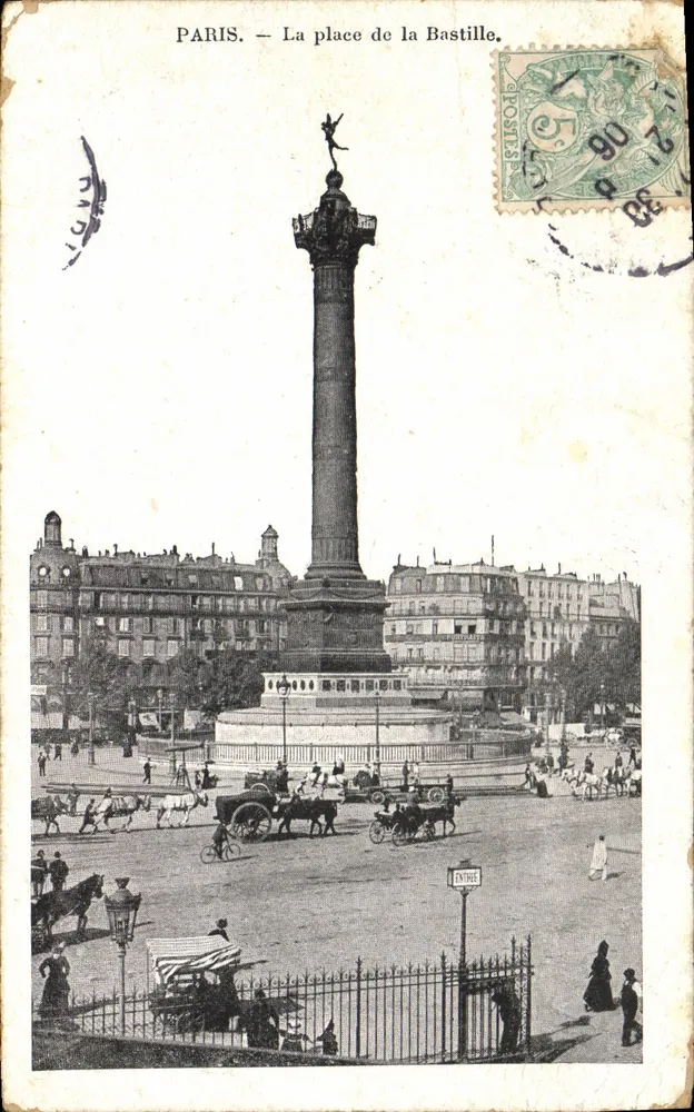 Paris — A praça da Bastilha — editor não visível - Frente
