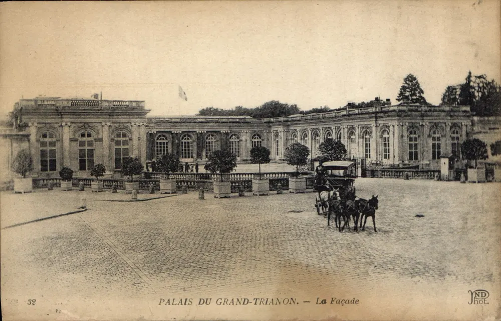 Paleis van het Grand Trianon — De Facade — JND Phot. - Voorkant