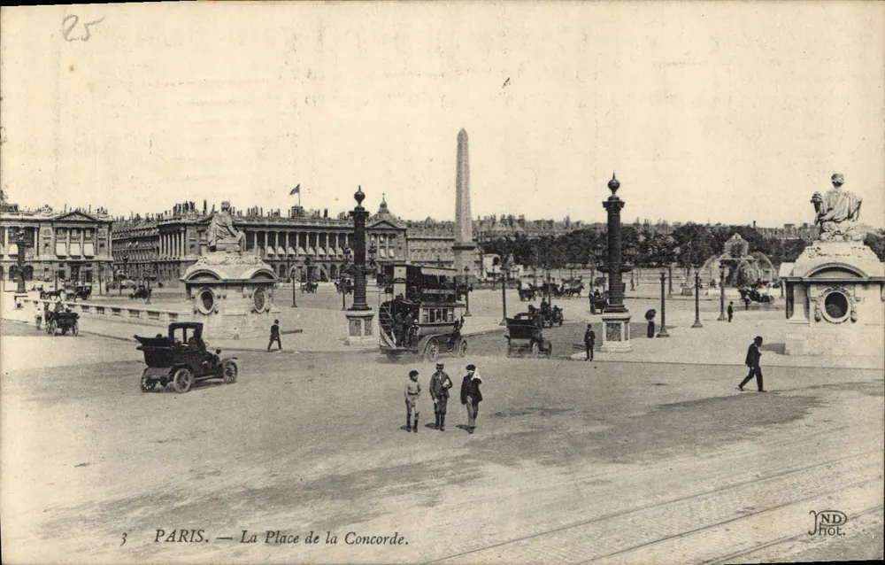 PARIS — A Place de la Concorde — ND Fot. - Frente