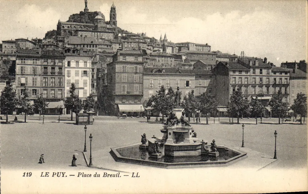 Le Puy — Place du Breuil — LL - Frente