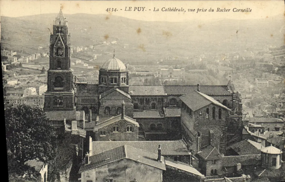 Le Puy - Die Kathedrale, Ansicht vom Rocher Corneille — unbekannter Verlag, Seriennummer 4134 - Vorderseite