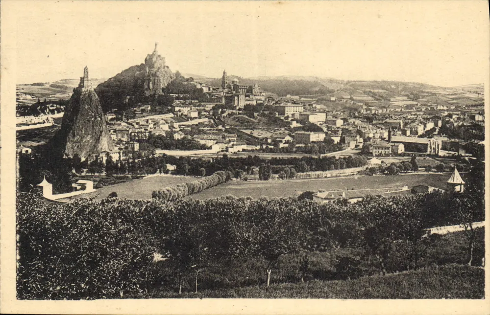 Le Puy — Allgemeine Ansicht — Die Rochers Corneille und Aiguilhe - Vorderseite