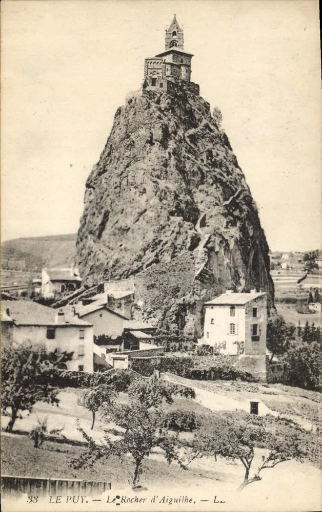 Le Puy — O Rocher d'Aiguilhe — Editora Lévy & Cie, Paris, n°33 - Frente