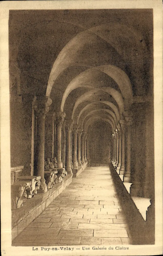 Le Puy-en-Velay — Eine Galerie des Cloisters — Verlag Brossier - Vorderseite