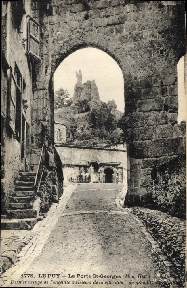 Le Puy — A Porta Saint-Georges — Último vestígio da muralha interna da cidade chamada 'o grande Puy' - Frente