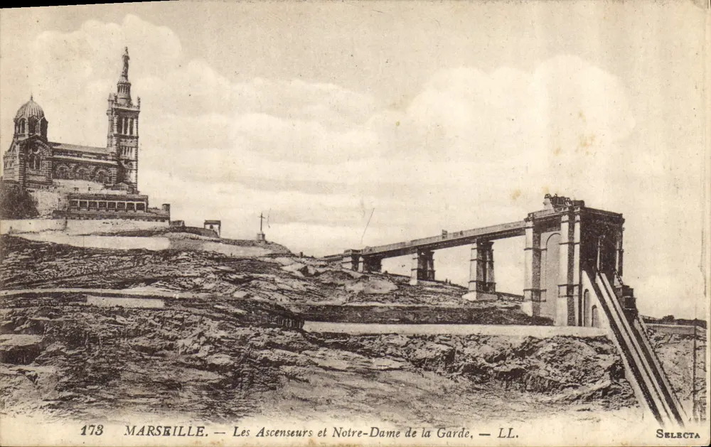 Marseille — Die Aufzüge und Notre-Dame de la Garde — LL. — Selecta - Vorderseite
