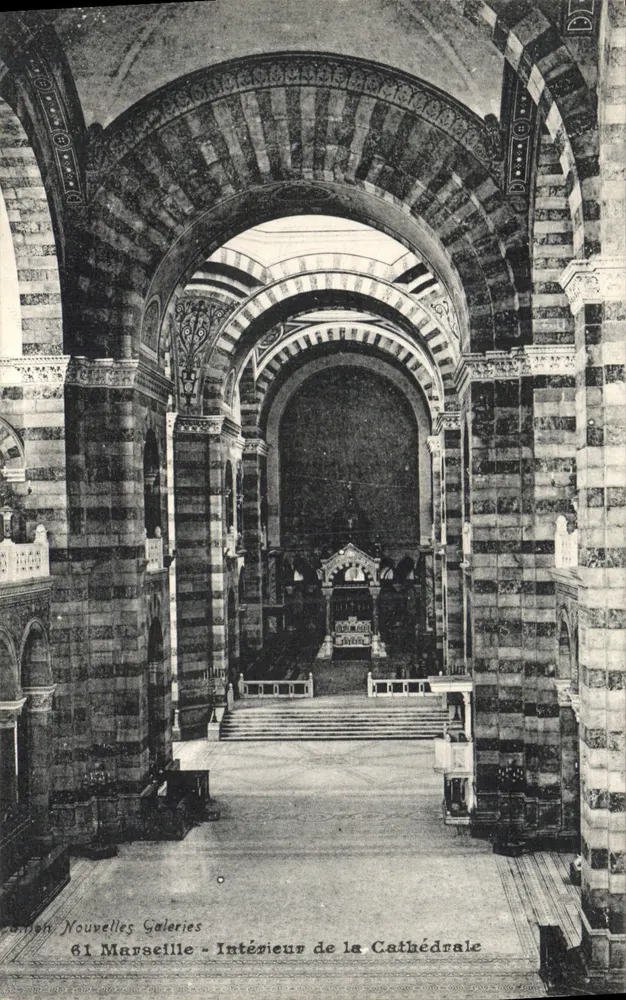 Interior da Catedral — Marselha — Edição Nouvelles Galeries n°61 - Frente