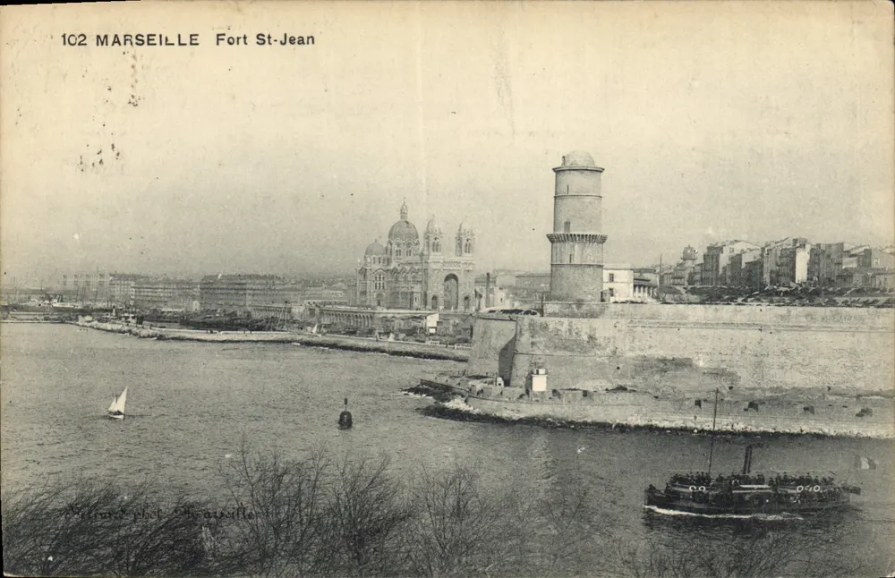 Marselha — Forte Saint-Jean e a basílica — fotografia de M. Mazurier - Frente