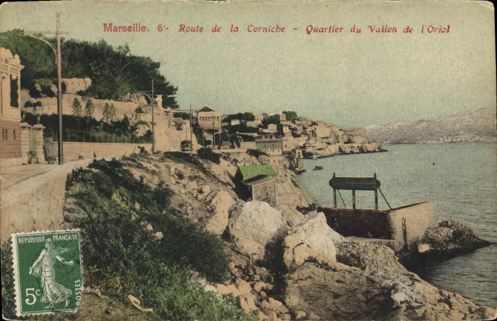 Marseille. 6e - Rua da Corniche - Bairro do Vallon de l'Oriol - Frente