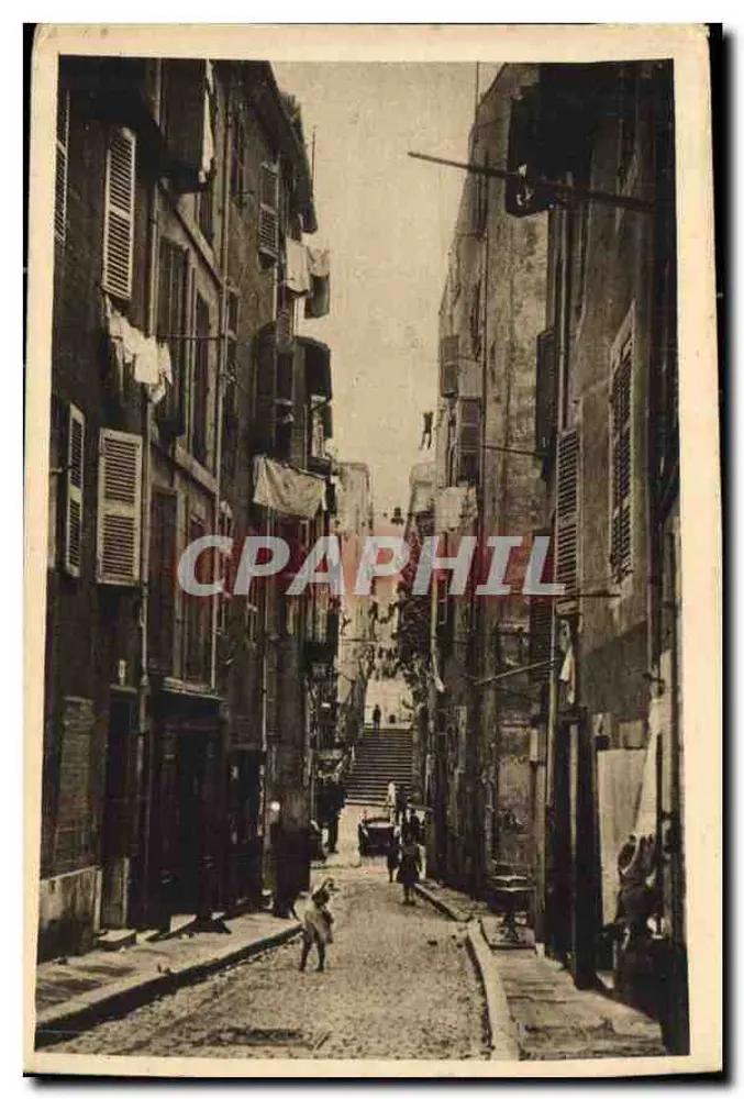 Rua estreita em Marselha — vista da rua com escada — Carta postal com texto manuscrito - Frente