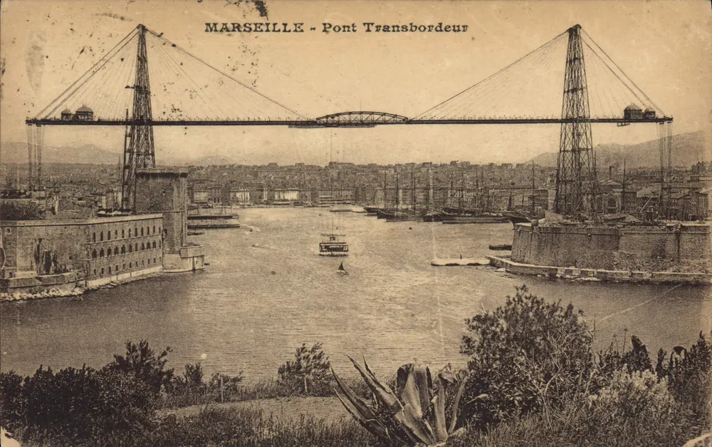 Marselha - Ponte Transbordadora — vista do porto com barcos — editor desconhecido, número de série não visível - Frente