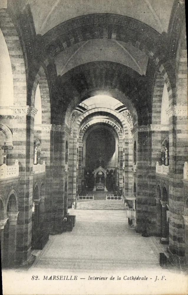 Marseille — Interior da Catedral — J.F. n°82 - Frente