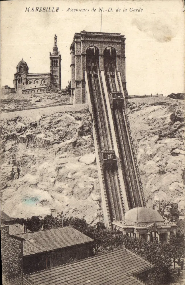 Marseille - Aufzüge der Notre-Dame de la Garde - Vorderseite
