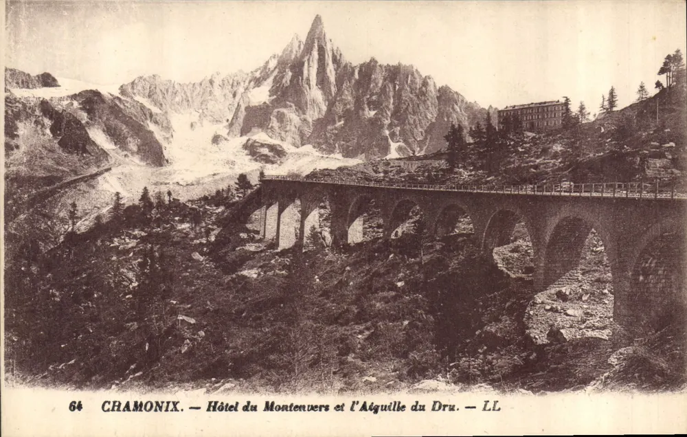 Chamonix — Hotel du Montenvers und der Aiguille du Dru — LL - Vorderseite