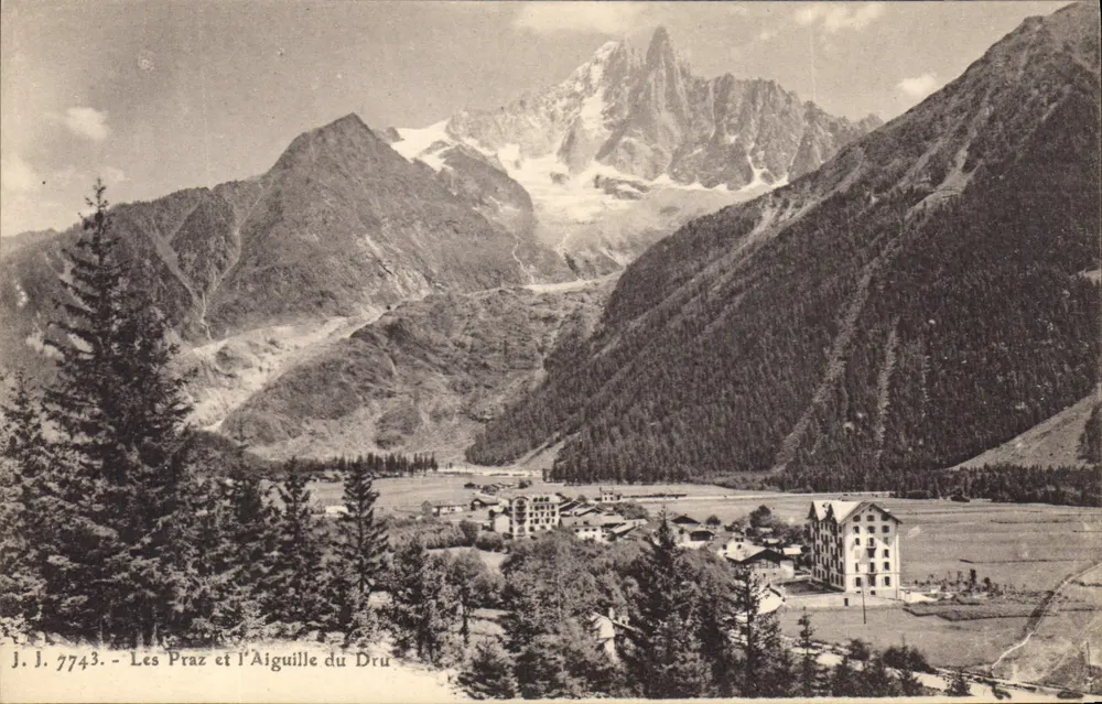 Les Praz e a Aiguille du Dru — J. J. 7743 — Jullien frères, Genebra - Frente