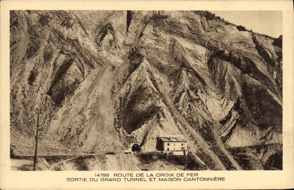 Ausgang des Großen Tunnels und Kantonsgebäude — Route de la Croix de Fer — Serie 14793 — Verlag BRAUN & Cie - Vorderseite