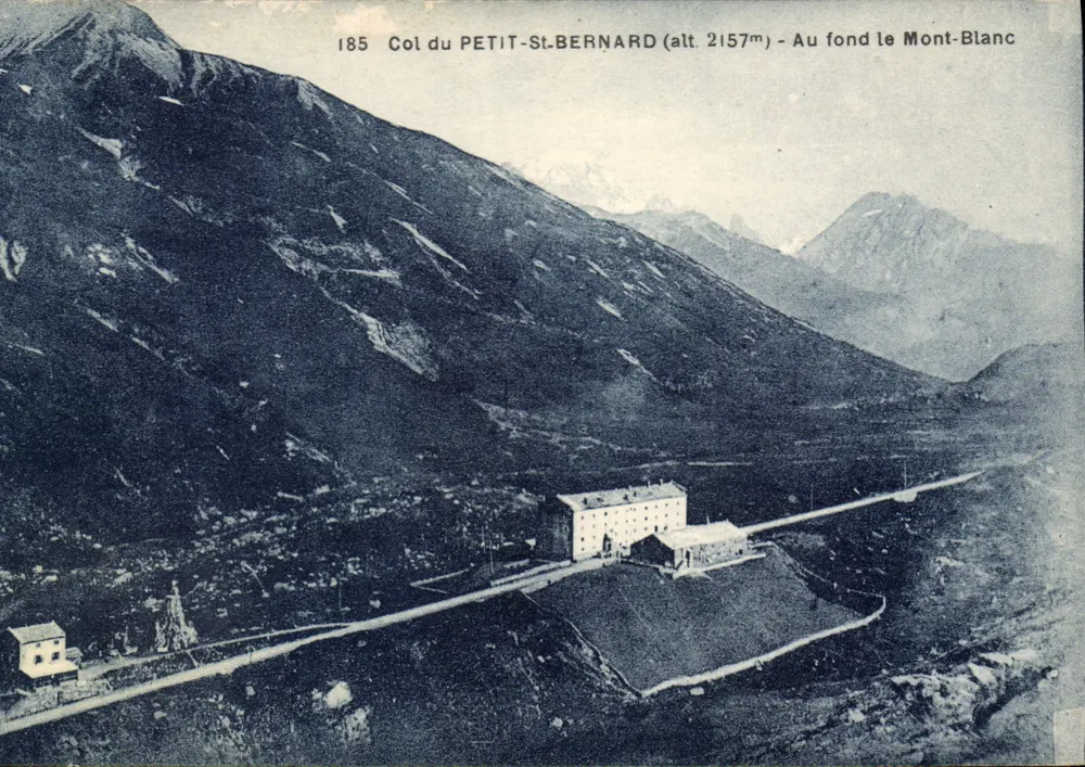 Col du Petit-St-Bernard (Höhe 2157m) — Im Hintergrund der Mont-Blanc — Verleger BÉRÉOUD St-Maurice - Vorderseite