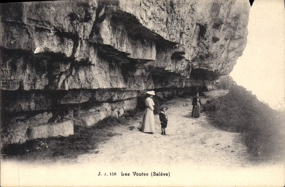 Les Voutes (Salève) — vista de falésias — J.J. 156 - Frente