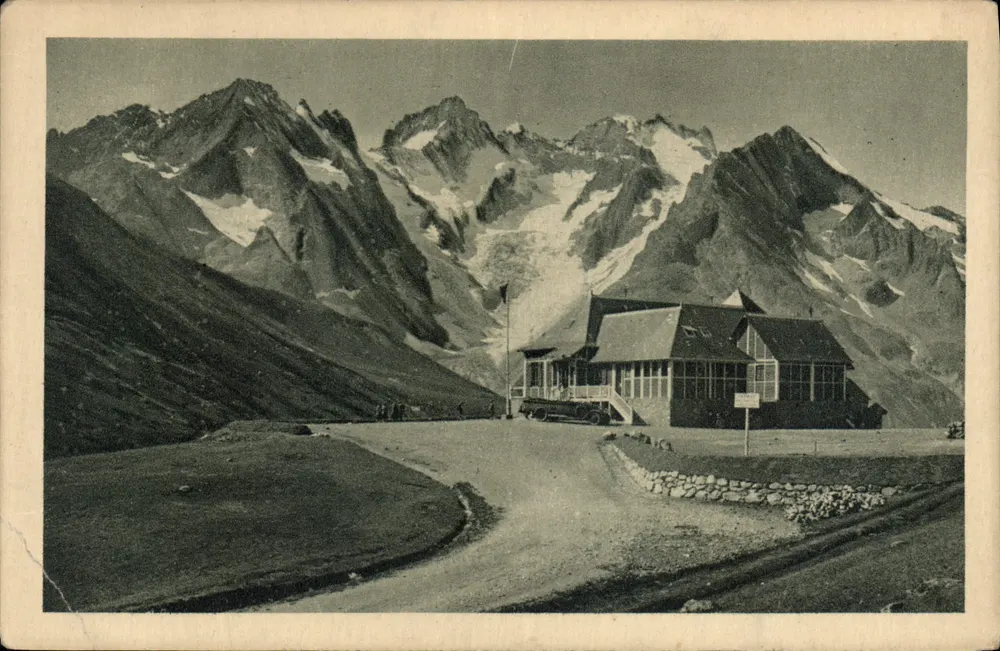 Chalet-Restaurant au Col du Lautaret — La Meije et le Glacier de l'Homme — Édition L. MAURICE, Briare - Recto