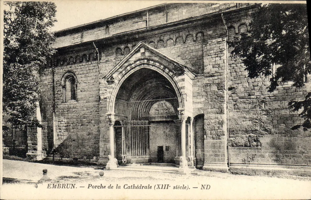 Embrun — Portal der Kathedrale (13. Jahrhundert) — ND - Vorderseite
