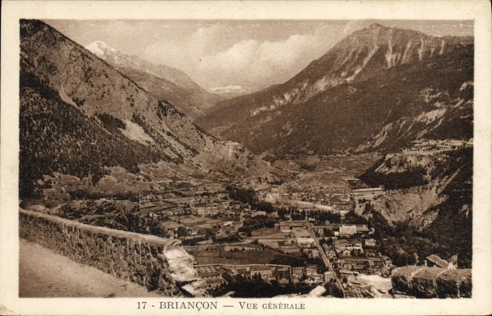 Briançon — Vista geral — Librairie Alpine - Frente