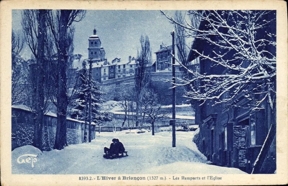 Winter in Briançon (1327 m.) — Die Mauern und die Kirche — CaeP, Nr. 8393.2 - Vorderseite