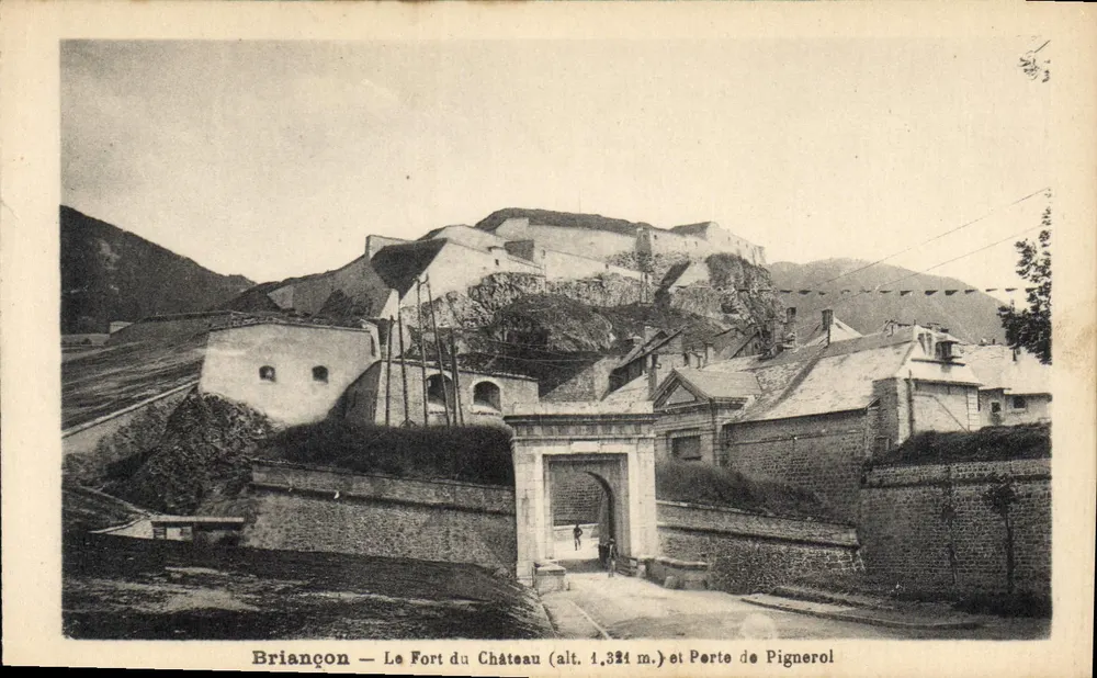 Briançon — Das Schloss-Fort (Höhe 4.384 m.) und Tor von Pignerol - Vorderseite