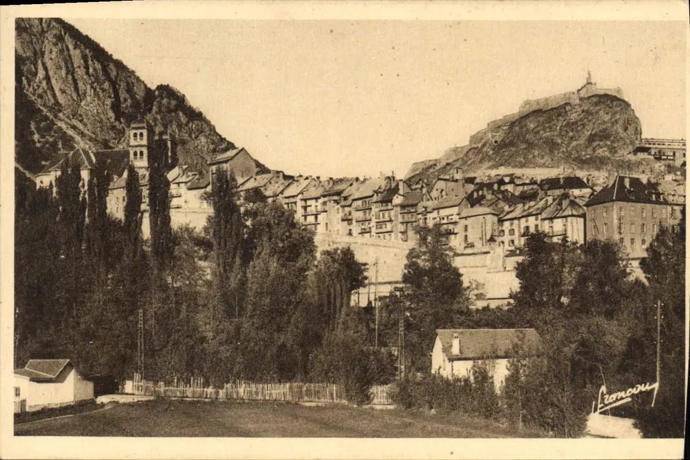 Briançon — vista geral com a Cidadela — editor F. Franchet-Briançon - Frente