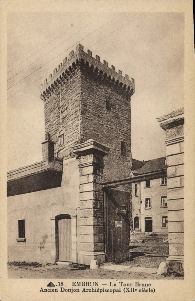 Embrun — Brune Turm, ehemaliger Episkopaler Bergfried (12. Jahrhundert) - Vorderseite