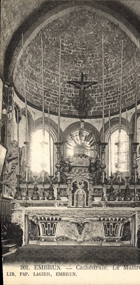 Embrun — Catedral. O Altar-Mestre — Livraria Papel Lagier, Embrun - Frente