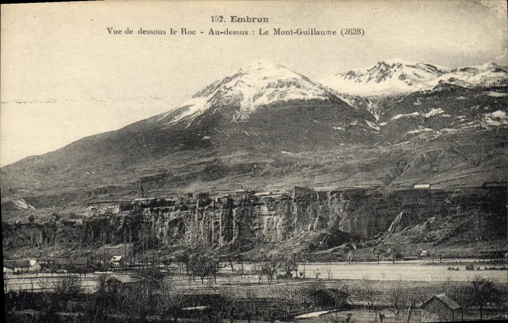 Embrun — Ansicht von unter dem Roc — Oben: Mont Guillaume (2628) — Unbekannter Verlag, Seriennummer 152 - Vorderseite