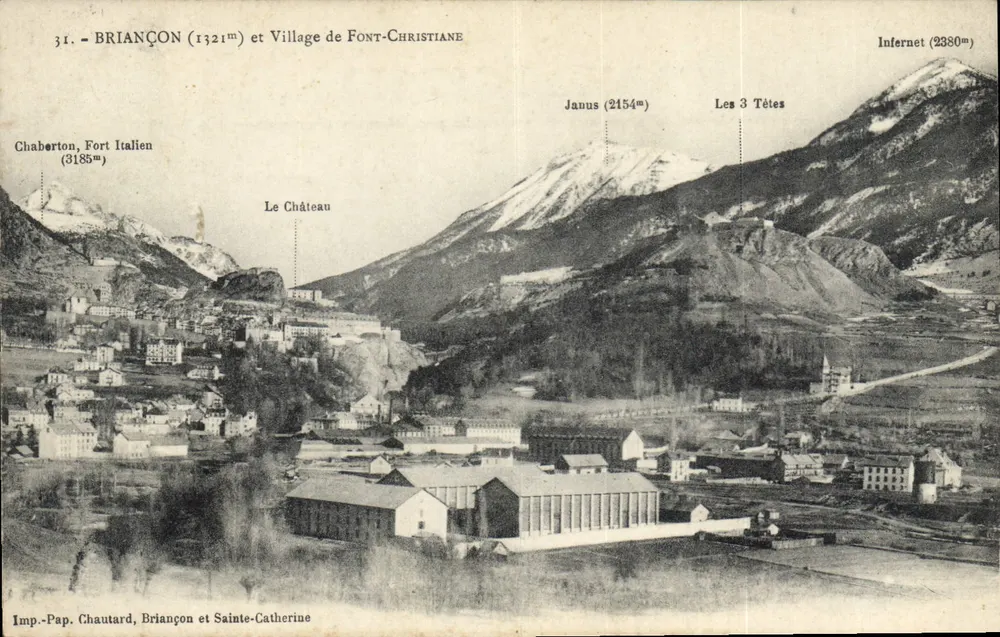 BRIANÇON (1321m) e aldeia de FONT-CHRISTIANE — vista panorâmica com montanhas e edifícios — Imp. Pap. Chautard, Briançon e Sainte-Catherine - Frente