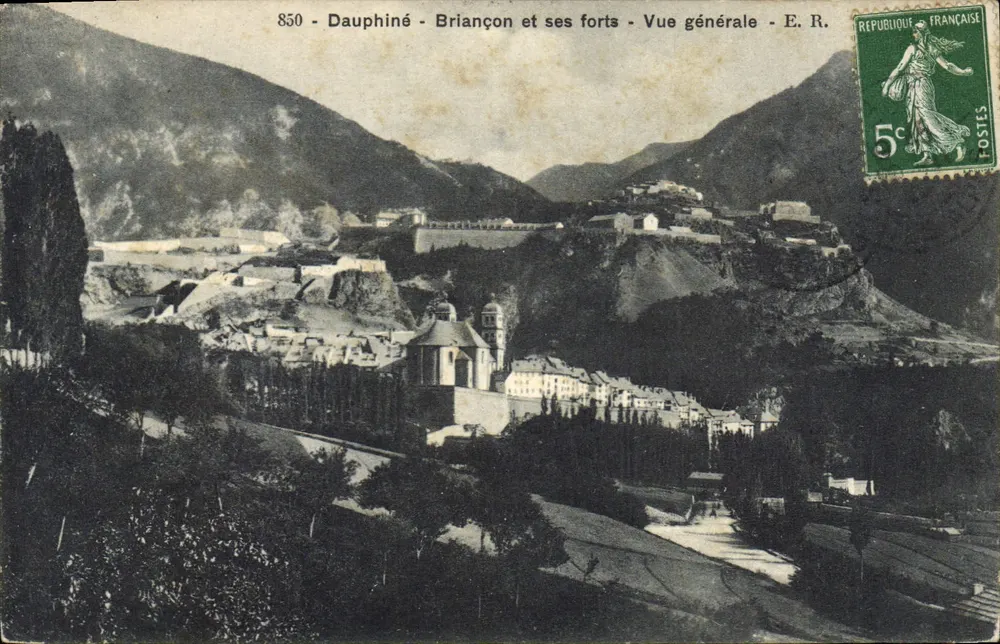 Briannon e seus fortes — Vista geral — E.R. - Frente