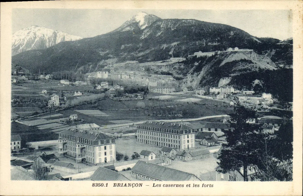 Briançon — As casernas e os fortes - Frente