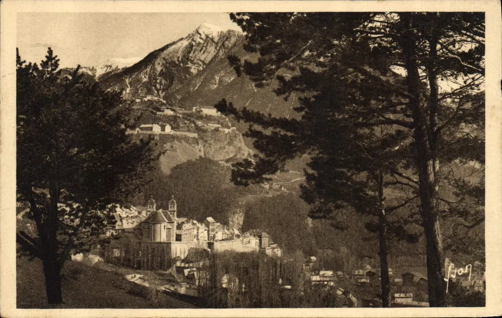Briançon (Hautes-Alpes) — Vista geral — Les Éditions d'Art Yvart, Paris - Frente