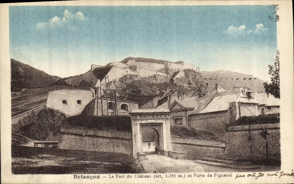 Briançon — Das Schlossfestung (Höhe 1.324 m.) und Tor von Pignerol - Vorderseite