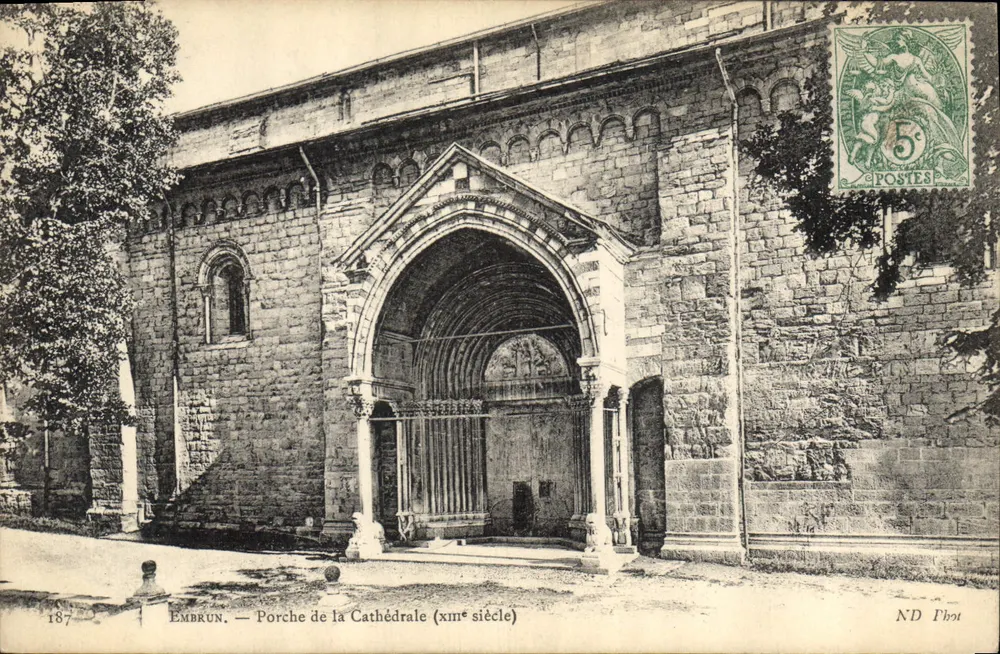 Embrun — Portal der Kathedrale (xime Jahrhundert) — ND Phot - Vorderseite