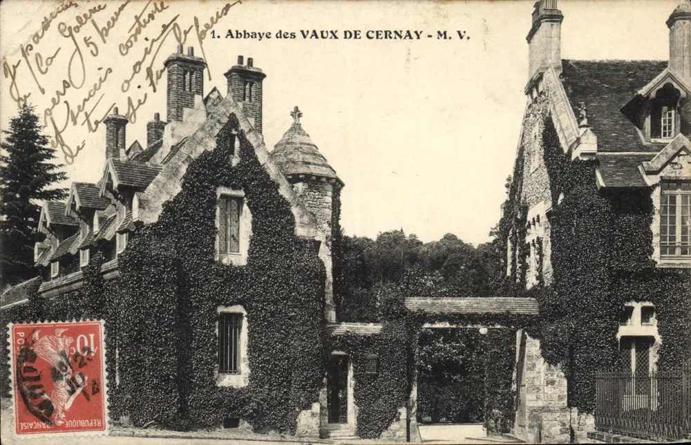 Abadia dos Vaux de Cernay — vista da entrada — M. V. - Frente