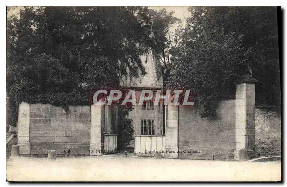 Ingresso al Parco del Castello — Milly-la-Forêt — Editore: Carte Postali di Fototipia, Bourges - Recto