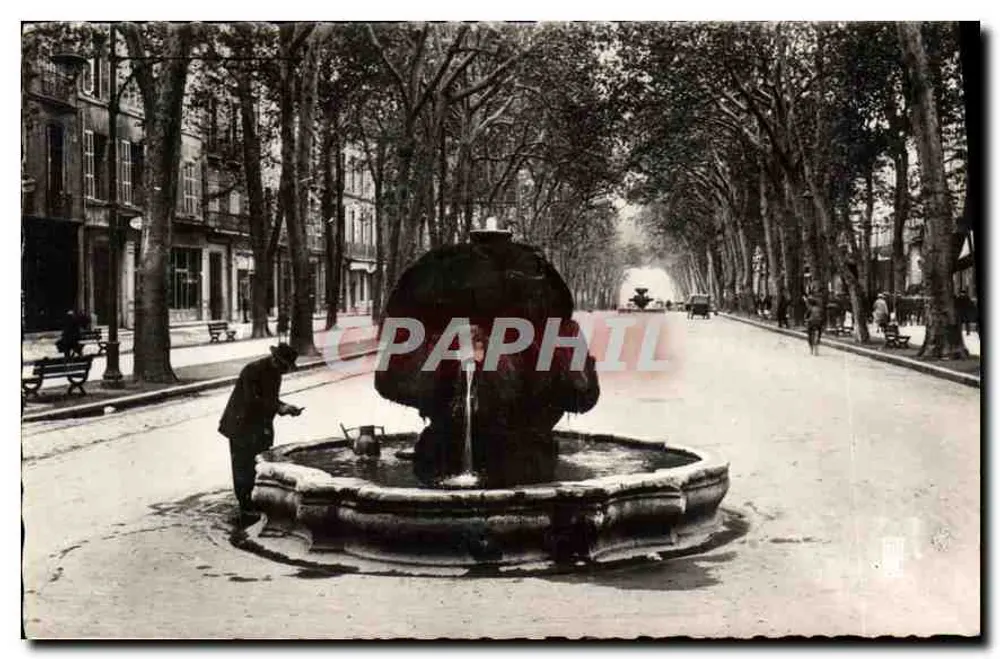 Aix-en-Provence — Cours Mirabeau — Fontaine do Leão - Frente