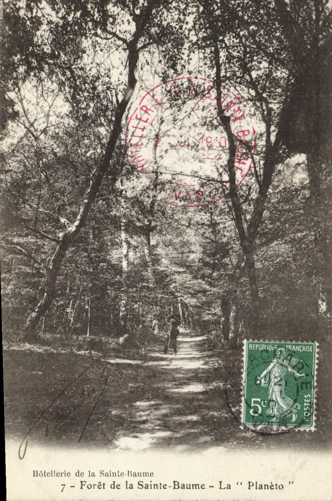 Floresta da Santa Baume — A «Planète» — Hôtellerie de la Sainte-Baume, n°7 - Frente