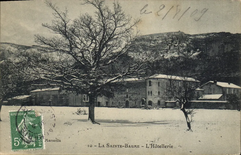 A Sainte-Baume — O Hotel — Marselha — n°10 - Frente