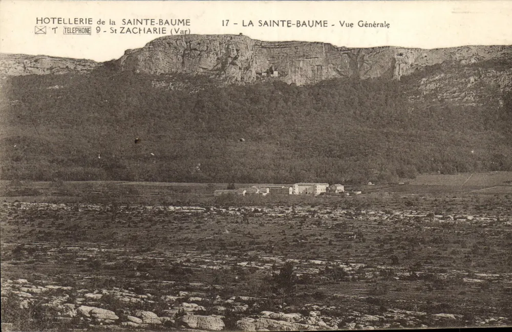 A Santa-Baume — Vista Geral — Hotellerie de la Santa-Baume, St-Zacharie (Var) - Frente