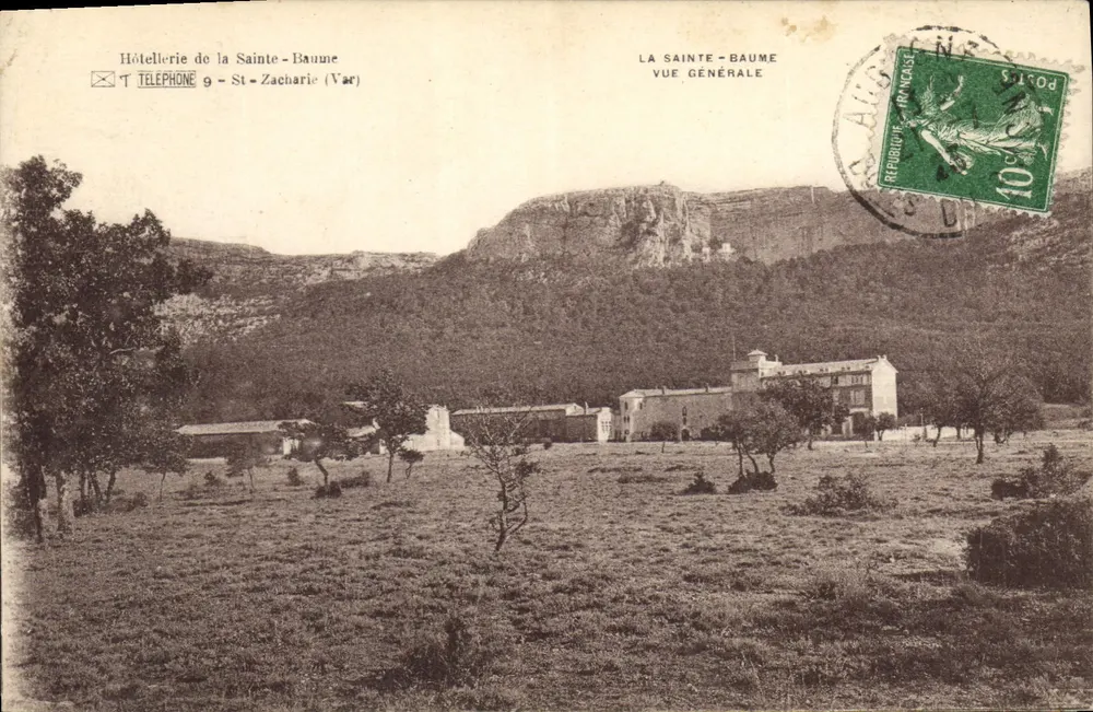 A Santa-Baume — Vista geral — Hótel da Santa-Baume, St-Zacharie (Var) - Frente
