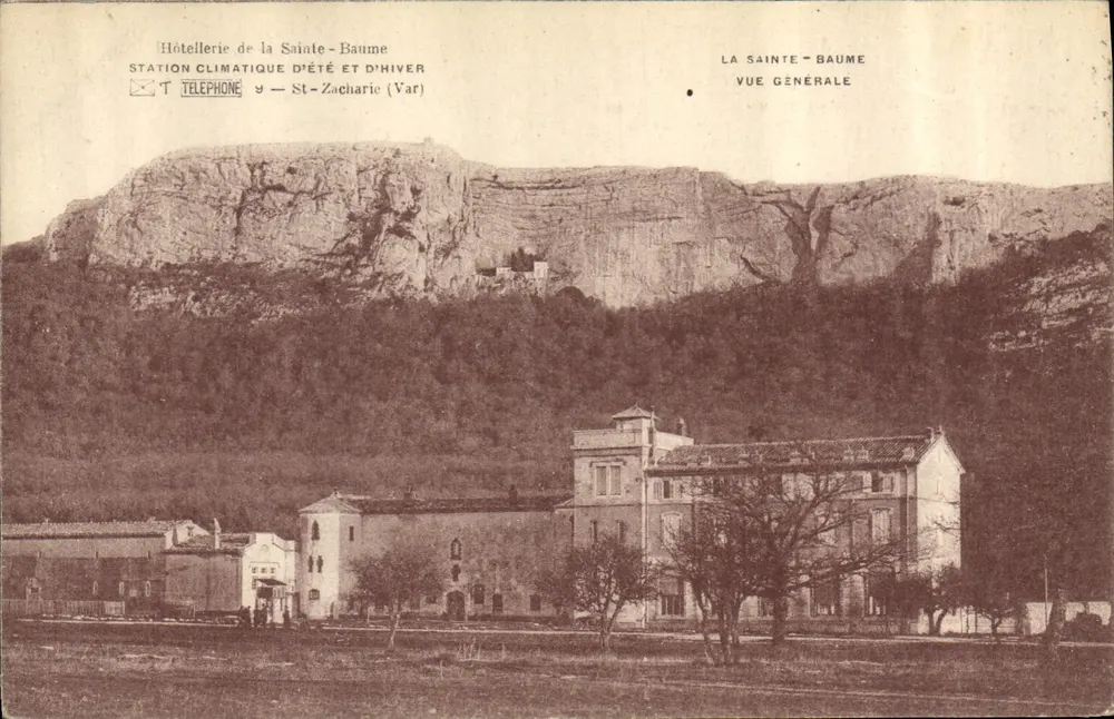 La Sainte-Baume — Vista geral — Hôtellerie de la Sainte-Baume - Frente
