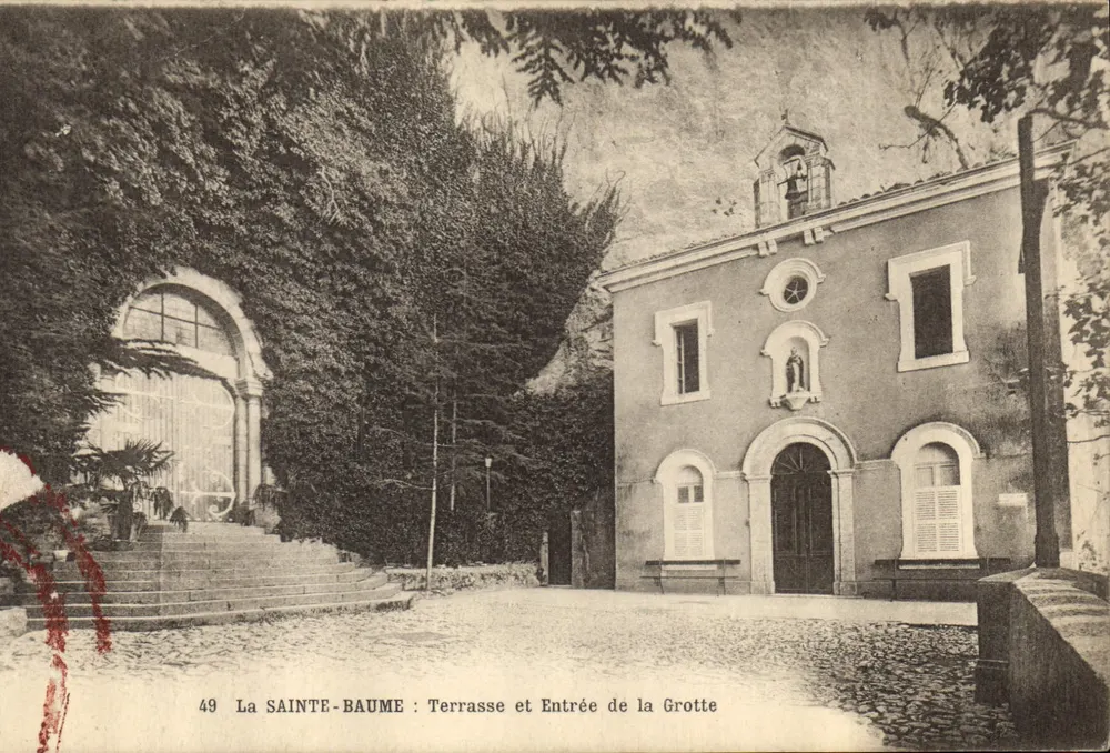 La SAINTE-BAUME : Terrasse und Eingang zur Höhle — Verlag: Toulousain Printing Establishments, Nr. 49 - Vorderseite