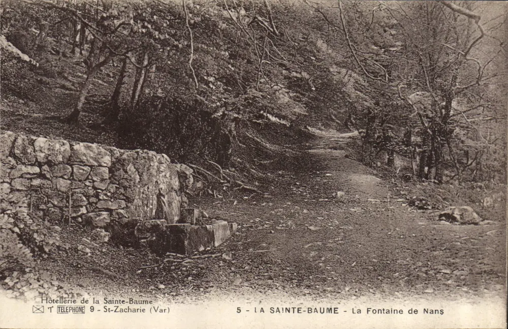 La Sainte-Baume — La Fontaine de Nans — Hotel de la Sainte-Baume, St-Zacharie (Var) - Vorderseite