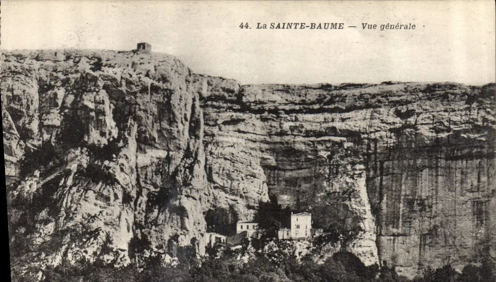 A Sainte-Baume — Vista geral — Editor: C. P. A. Paris, n° 44 - Frente