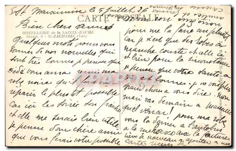 Sainte-Baume — Ansicht der Straße mit Auto — HOTELLERIE de la Sainte-Baume, St-Zacharie (Var) - Rückseite