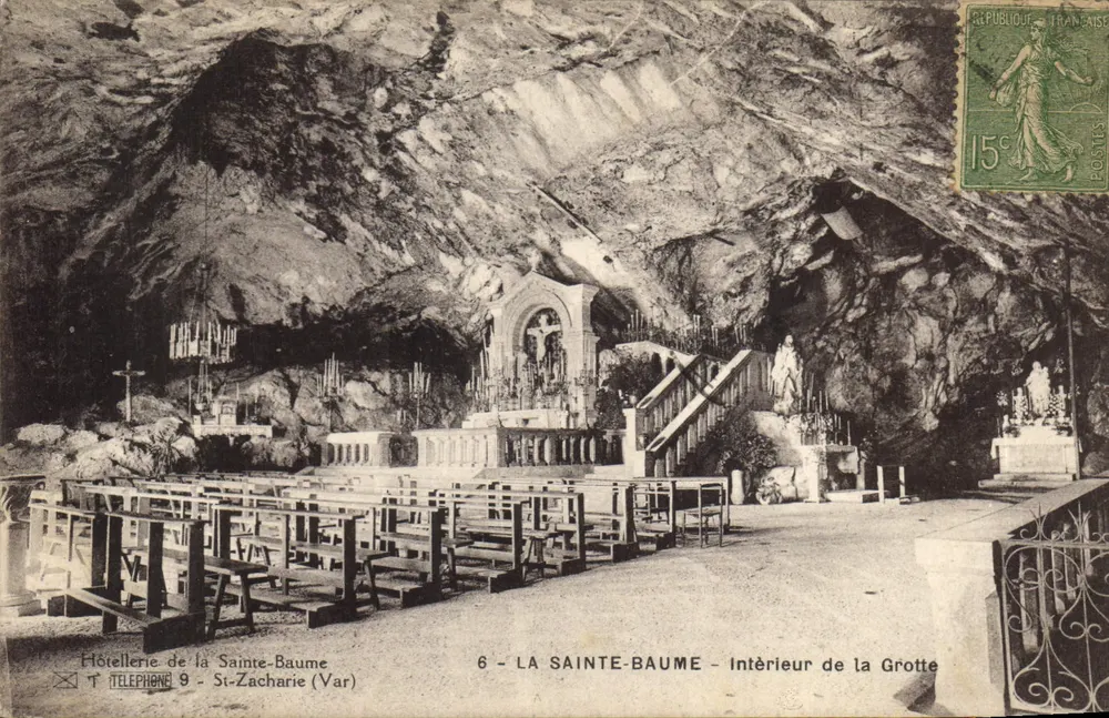 La Sainte-Baume — Interno della Grotta — Hôtellerie de la Sainte-Baume, St-Zacharie (Var) - Recto